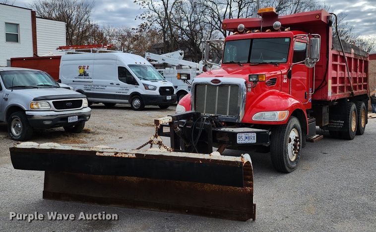 2007 Peterbilt 335  dump truck - JW9938