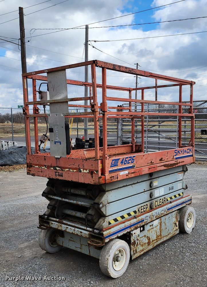 2001 Skyjack SJIII 4626  scissor lift - JW9955