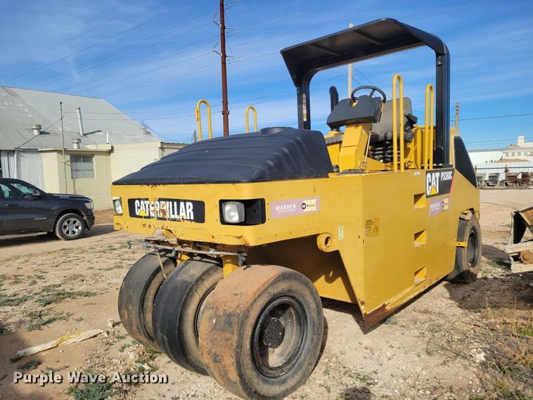 2011 Caterpillar PS360C  pneumatic roller - LG9357