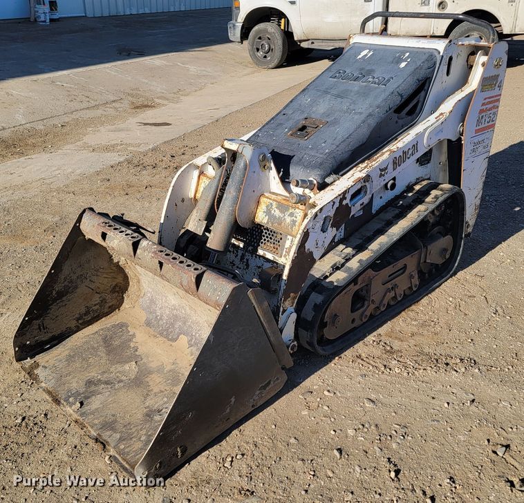 2004 Bobcat MT52  compact utility loader - ME9583