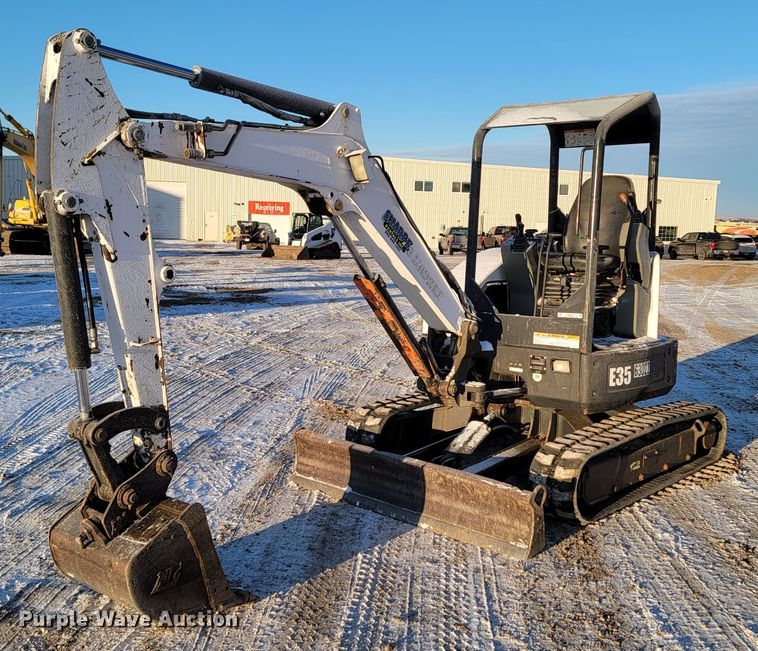 2013 Bobcat E35  mini excavator - ME9616