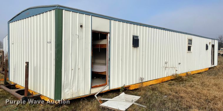 Oilfield doghouse - MI9631