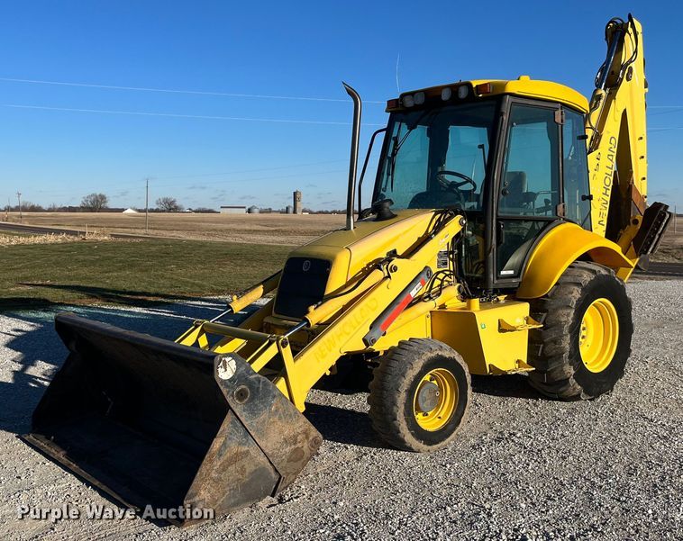 2002 New Holland LB75B  backhoe - MW9426
