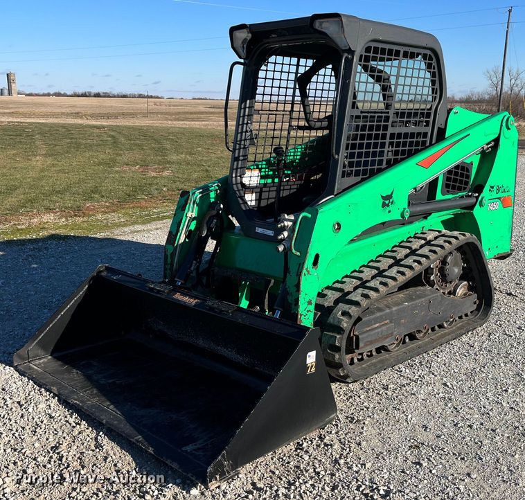 2017 Bobcat T450  tracked skid steer loader - MW9427