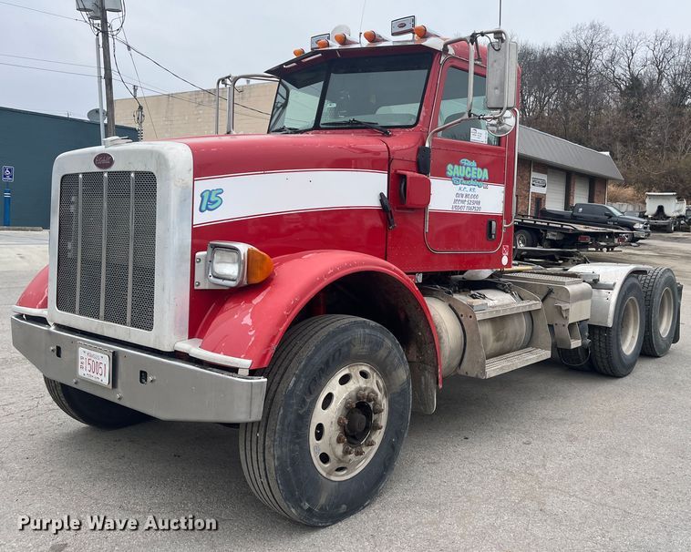 2009 Peterbilt 365  semi truck - DR7403