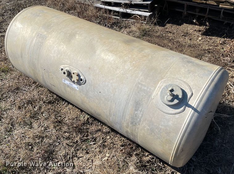 Peterbilt  fuel tank - MI9567