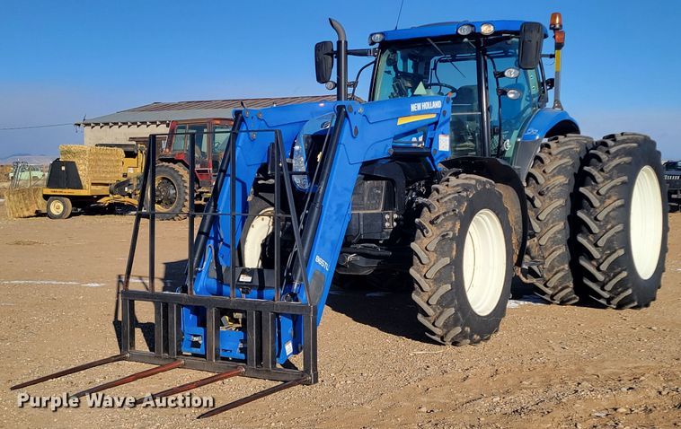 2014 New Holland T7.260  MFWD tractor - LG9355