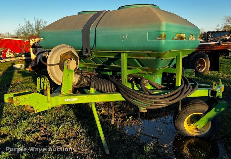 John Deere  air commodity cart - MF9799