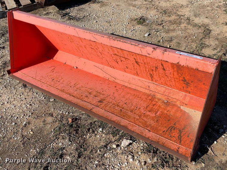 Kubota L2263  loader bucket - MI9705