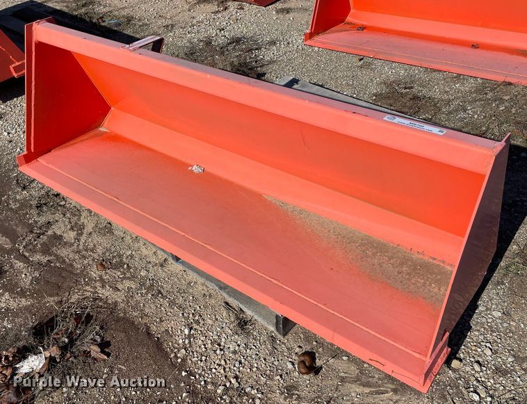 Kubota L2264  loader bucket - MI9708
