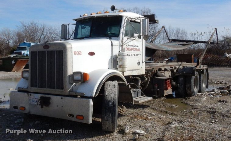 1993 Peterbilt 357  roll-off container truck - DS1531