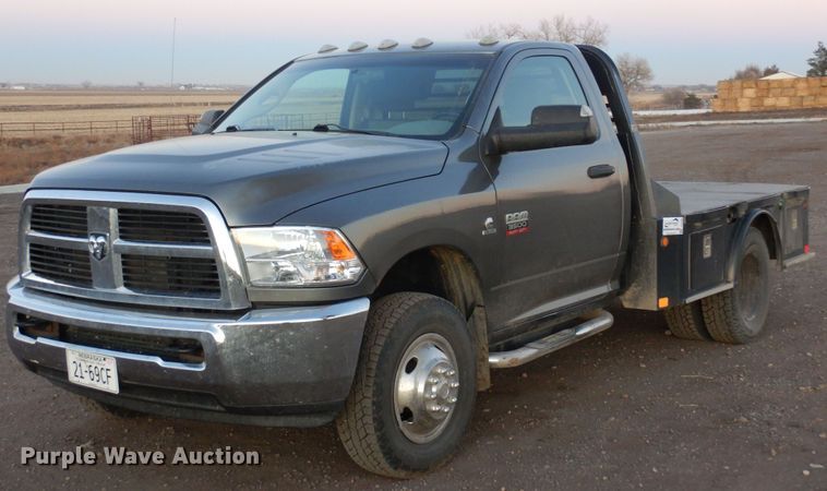 2012 Dodge Ram 3500  flatbed pickup truck - DF8280