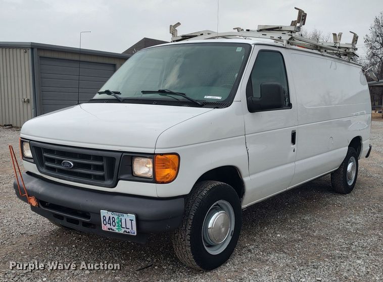 2006 Ford E250  van - LK9516