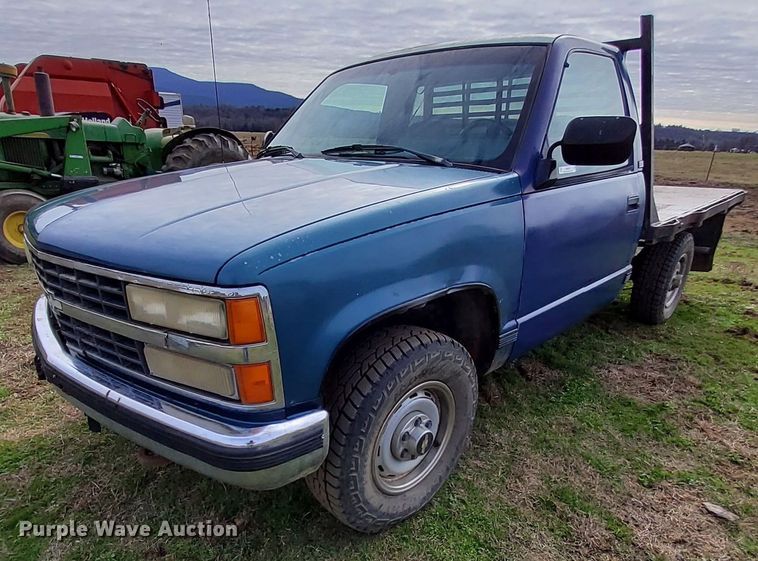 1992 Chevrolet K2500  flatbed pickup truck - MM9599