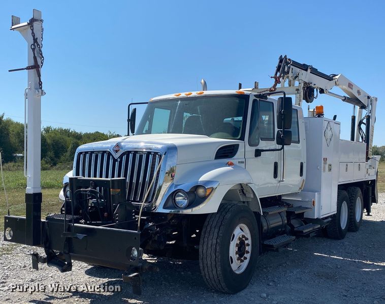 2010 International WorkStar 7400  utility / service truck - JW9396