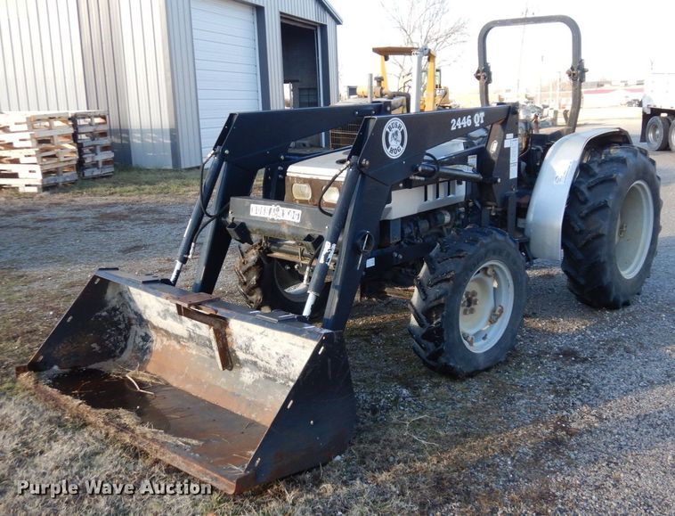 White 6045 A  MFWD tractor - DR8106