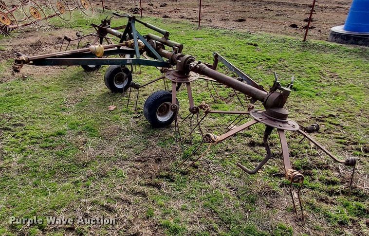 JAHR 870  hay rake - MM9597