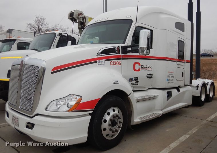 2019 Kenworth T680 semi truck - DK7537