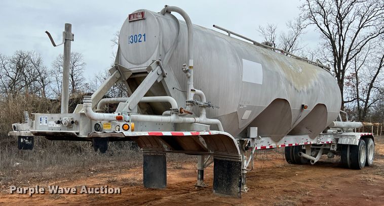1997 Heil  pneumatic dry bulk trailer - ID9346