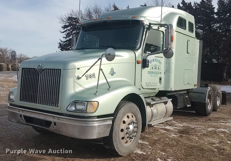2007 International 9400  semi truck - MM9947