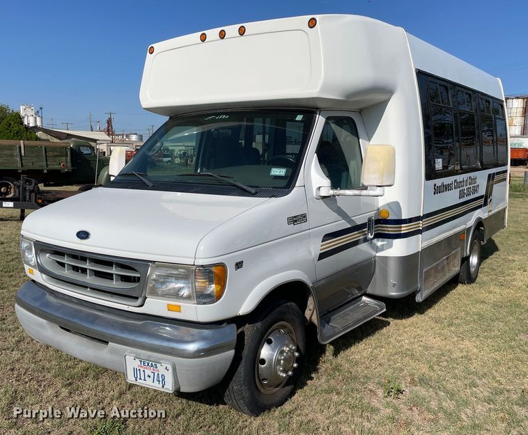 2002 Ford E450  shuttle bus - DN5158