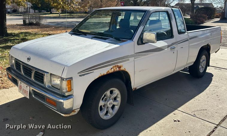 1997 Nissan  pickup truck - JD9772