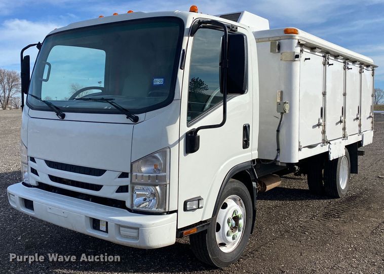 2017 Isuzu NPR HD  refrigerated delivery truck - JW9239