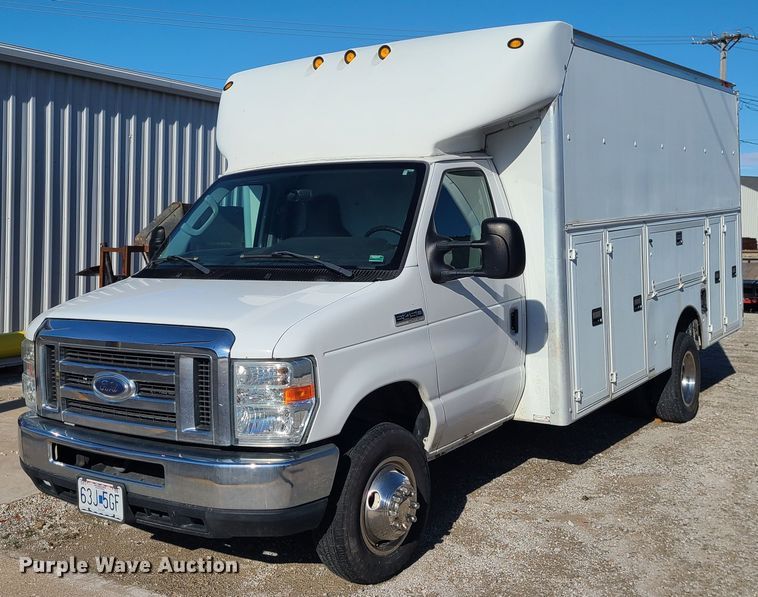 2013 Ford E450  utility van - JW9844