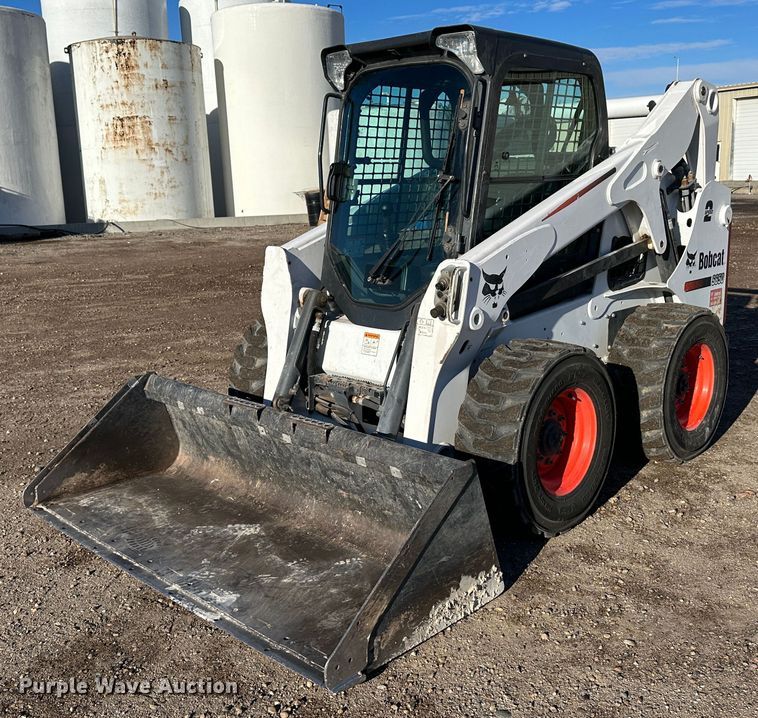 2016 Bobcat S650  skid steer loader - JD9621