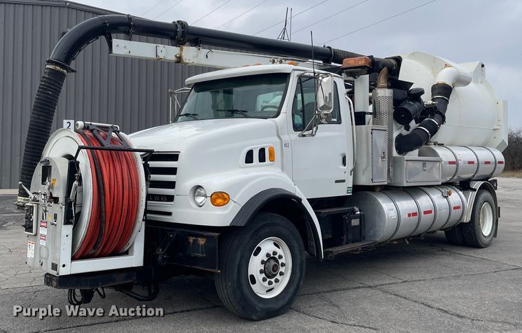 2002 Sterling L7500  sewer jetter truck - MA9801
