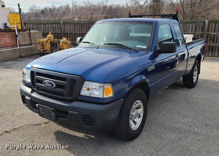 2010 Ford Ranger  SuperCab pickup truck - JG9550