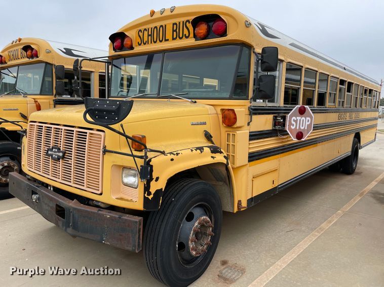 2000 Chevrolet 1700  school bus - MR9487