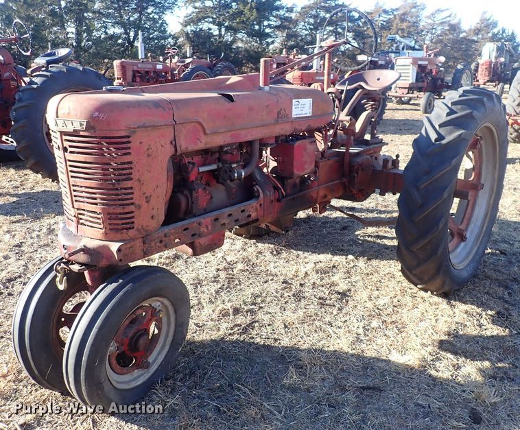 1944 International Harvester Farmall H  tractor - DQ3877