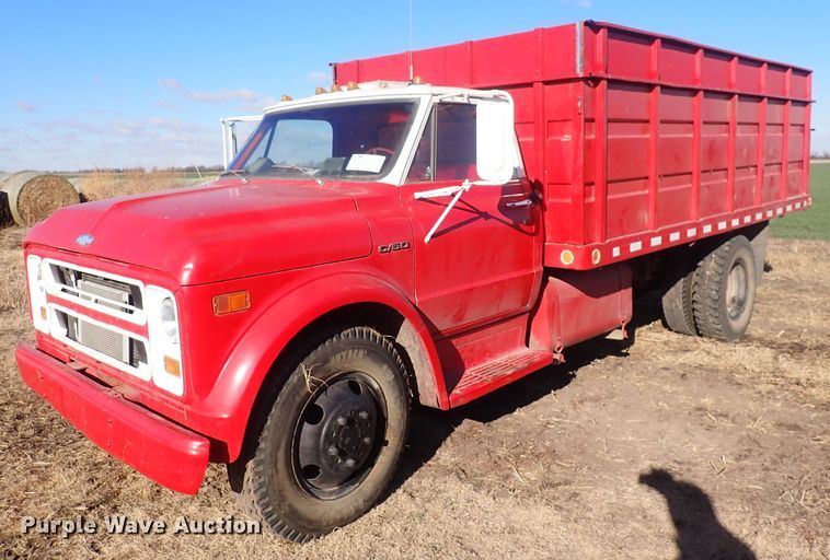 1970 Chevrolet C50  grain truck - DQ3900