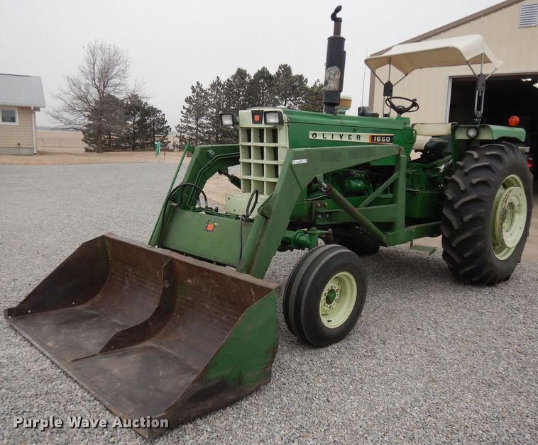1968 Oliver 1650  tractor - JQ9929
