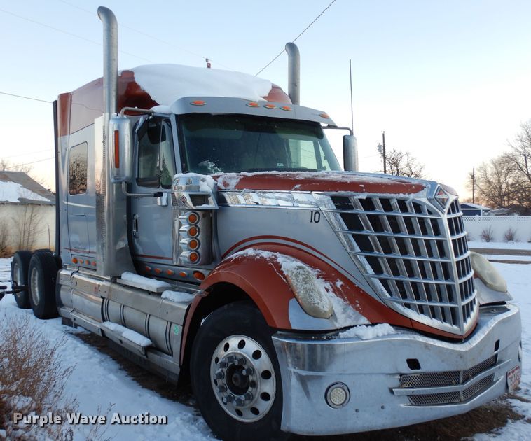2010 International Lonestar  semi truck - DF8295
