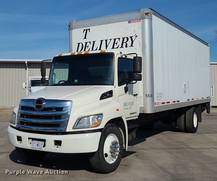 2013 Hino 268  box truck - JW9750