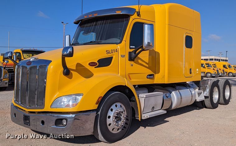 2016 Peterbilt 579 semi truck - LP9151