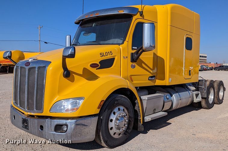2016 Peterbilt 579 semi truck - LP9152