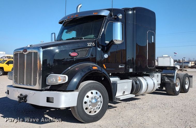 2016 Peterbilt 567  semi truck - LP9159