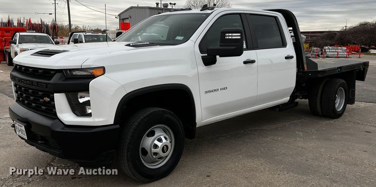 2021 Chevrolet Silverado 3500HD  Crew Cab flatbed pickup truck - DQ1953