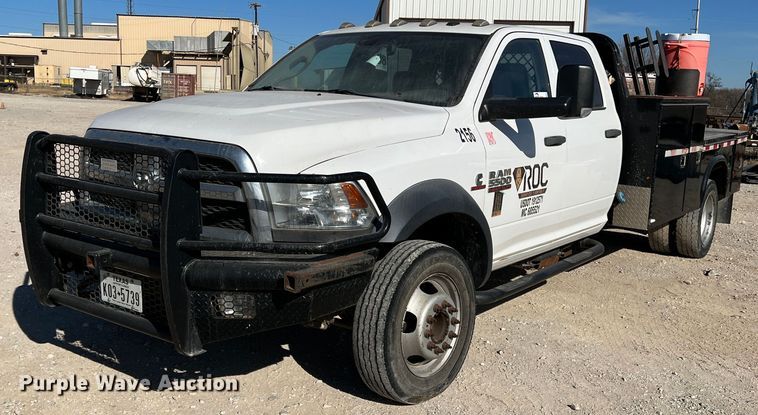 2014 Dodge Ram 5500  Crew Cab flatbed truck - DS2641
