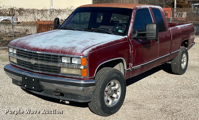 1989 Chevrolet K1500  Ext. Cab pickup truck - ID9393