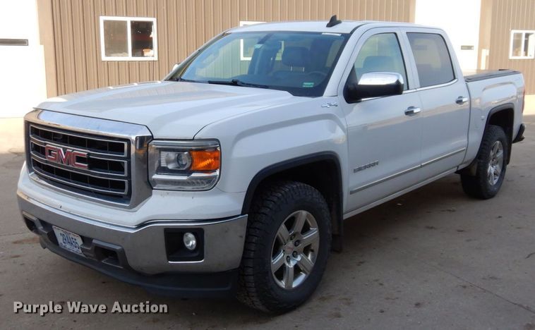 2015 GMC Sierra 1500 SLT  Crew Cab pickup truck - JK9174