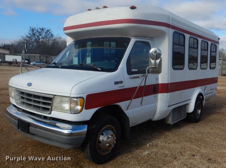 1996 Ford E350  shuttle bus - LT9029
