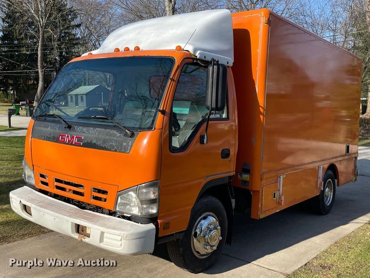 2006 GMC W4500  box truck - MA9813