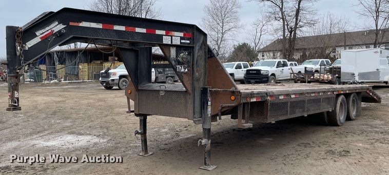 2007 PJ  equipment trailer - MA9819