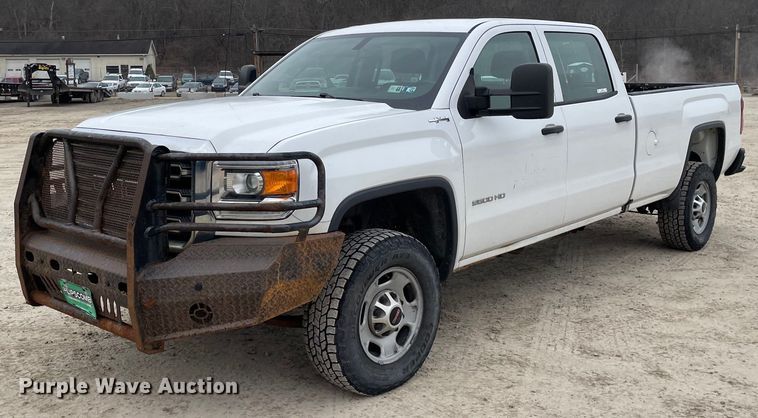 2017 GMC Sierra 2500HD  Crew Cab pickup truck - MA9825