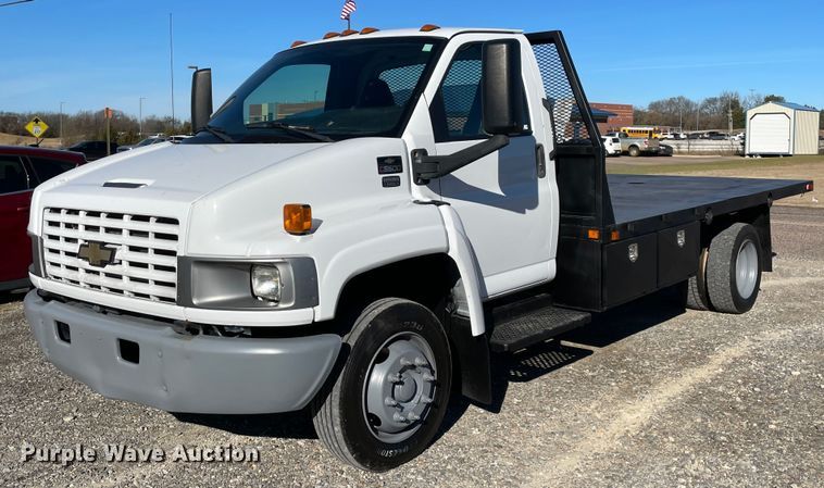 2006 Chevrolet C5500  flatbed truck - MI9739