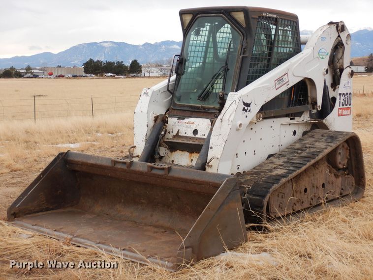 2009 Bobcat T300  tracked skid steer loader - DF8314
